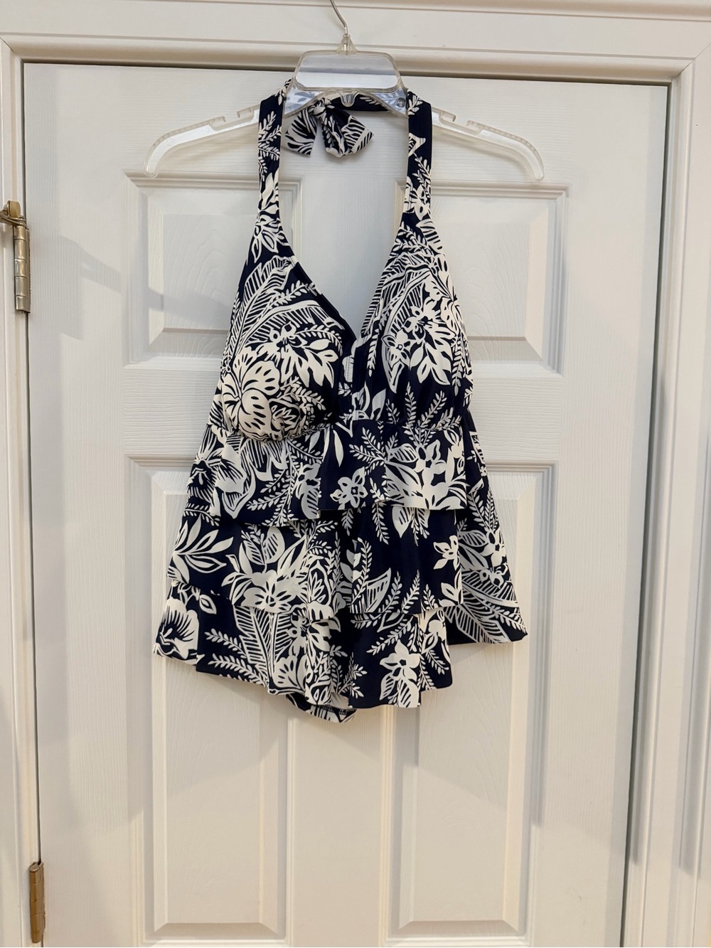 Women's Size 18W "Kim Rogers"CURVY Navy & White Floral SWIM Halter Tank Top GUC